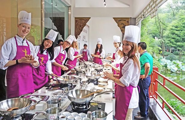 Chengdu Sichuan Cuisine Cooking Class and Savor Local Snacks