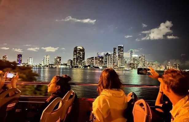 Miami: Open-top Bus Sightseeing Night Tour with Live Guide