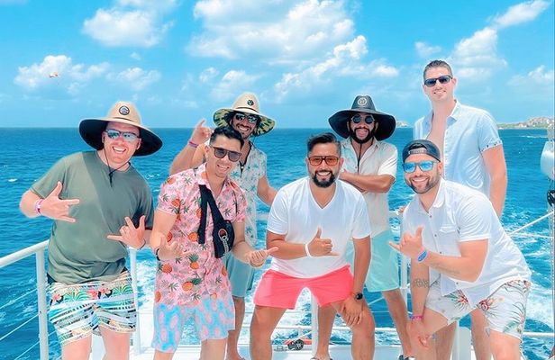 All-Inclusive Catamaran Cruise Deluxe Tour to Isla Mujeres