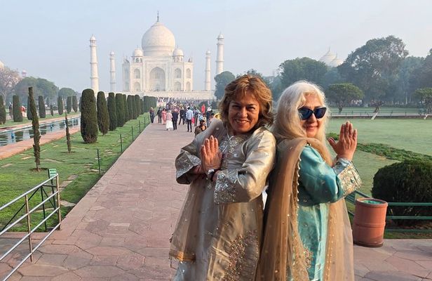 Agra Taj Mahal Skip-the-Line Tour with Guide & Agra Fort Tickets!