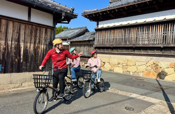 Hagi Samurai Town Cycling Tour with Local Guide (3.5 hours)