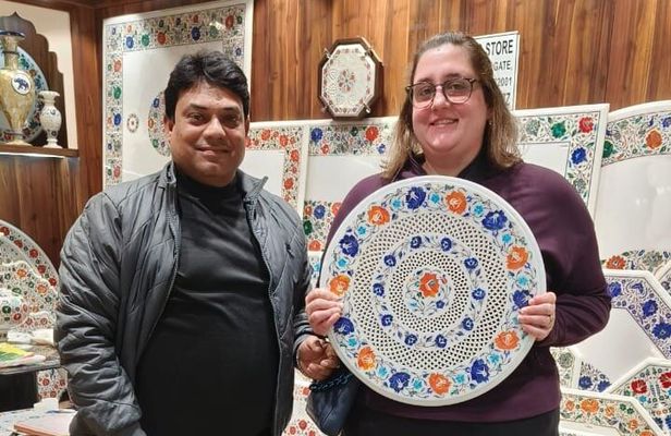 Taj Mahal and Handicrafts Tour