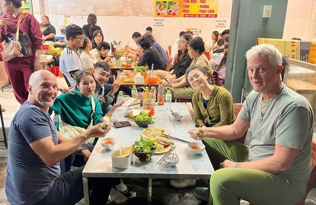 Da Nang Street Food Tour by Scooter – 10 Local Tastings