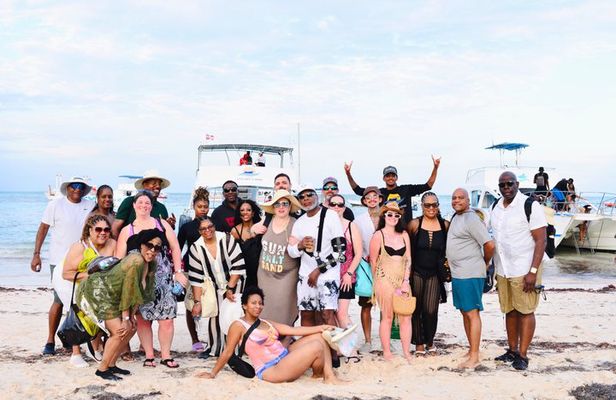 Punta Cana Luxury Private Catamaran-Open bar-Celebration Setup-DJ