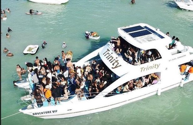 Hip Hop Party Boat Punta Cana with Free Drinks for Adults