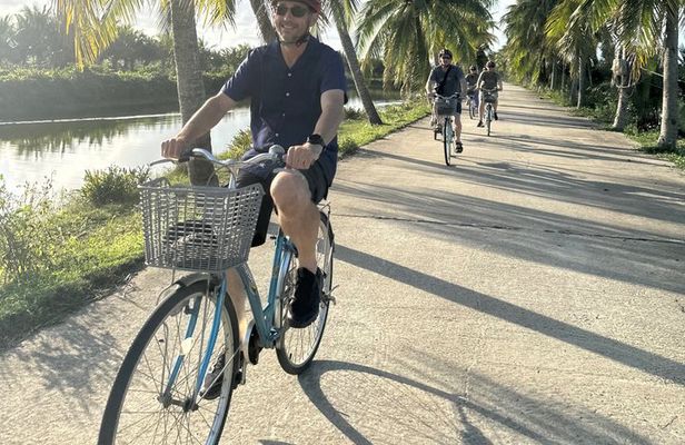 3 Hours Bicycle tour Hội An countryside-organic farm-Basket Boat