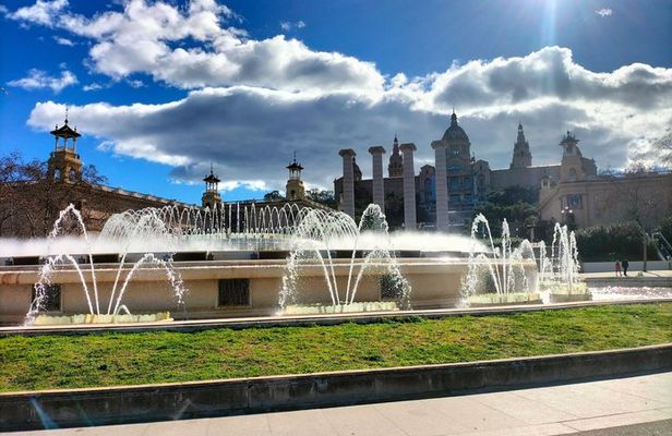 Guided tour of Montjuïc mountain with cable car ride