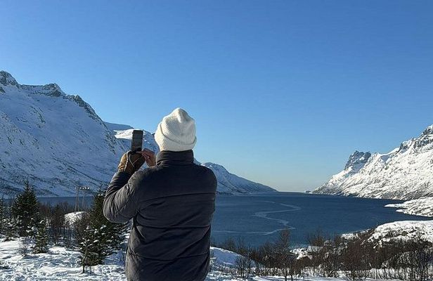 Tromso Sommaroy paparazzi tour