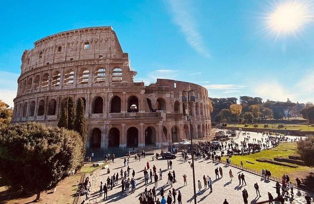Colosseum with Arena Floor: Small-Group Guided Tour -7 People