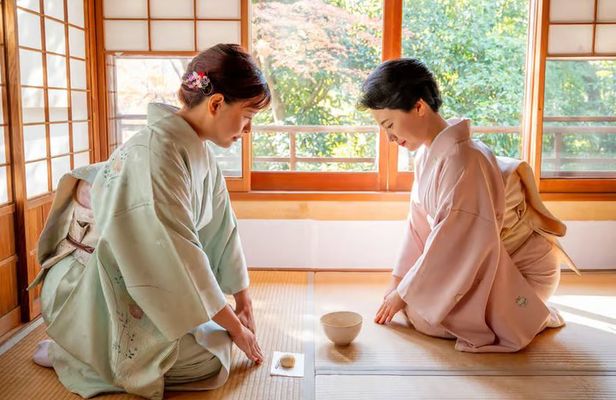 Uji Matcha Tasting & Tea Ceremony with Former Geiko + Uji Walk