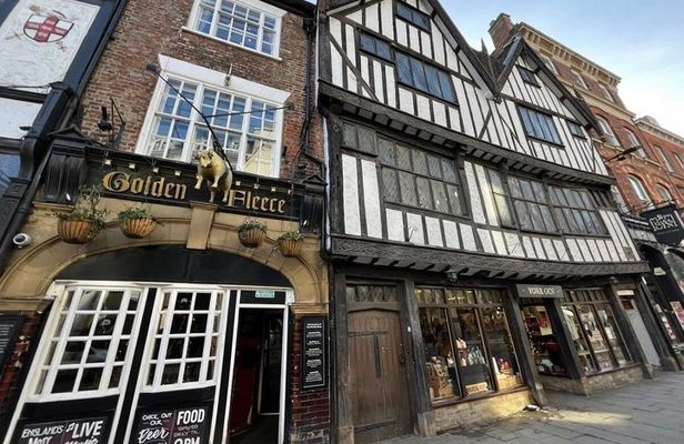 York Private Historical Pub Tour with Free Drinks