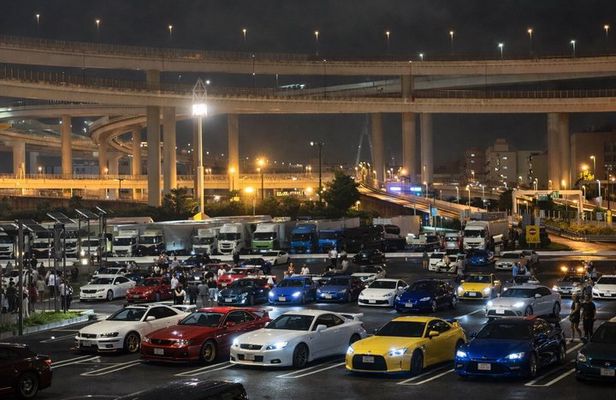 Daikoku Parking Car Meet and JDM Tokyo Drift Night Cruise Tour