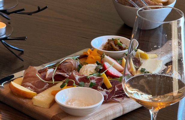 Nova Scotia Wine Tour Sparkling Wines and Local Bites
