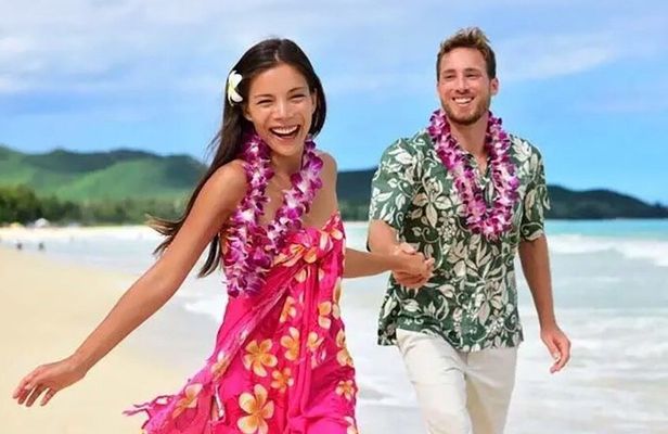 Honeymoon Airport Lei Greeting on Kahului Maui