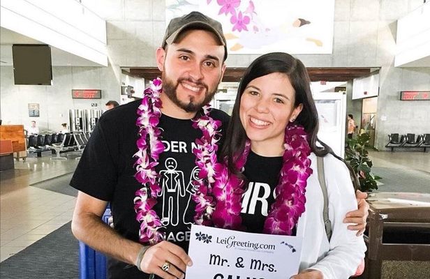 Honeymoon Airport Lei Greeting on Kona Hawai'i