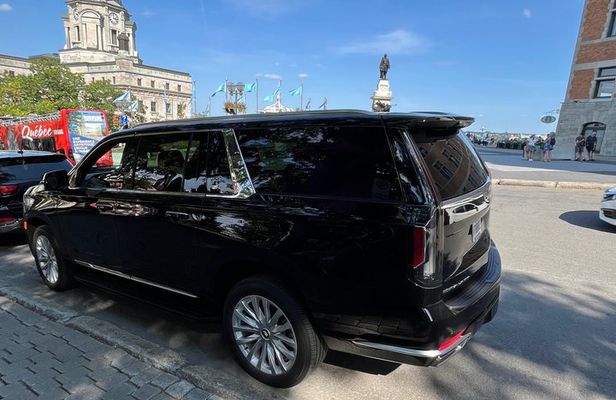 Montreal Private City Tour by Luxury SUV