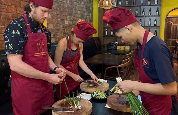 Local Vietnamese Cooking Class with Market Tour in Hoi An