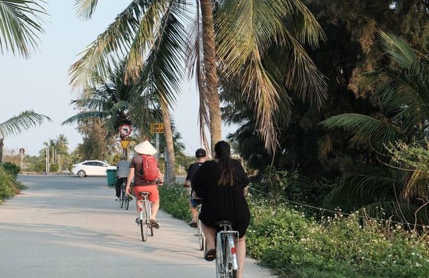 Hoi An Bike or E Car Tour in Hidden Route 
