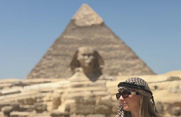 Private Tour at Pyramids of Giza and Sphinx