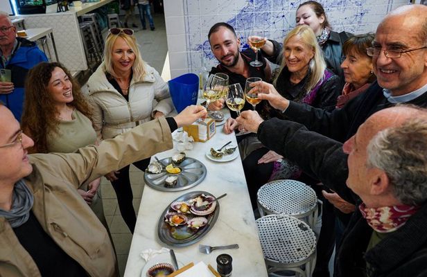Palma de Mallorca Food Tour with 10 Locals Favorites Dishes