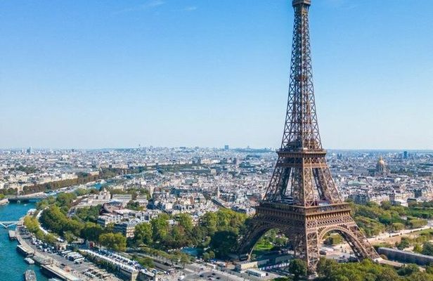 Eiffel Tower Tour in Spanish + Elevator + Top (Optional)