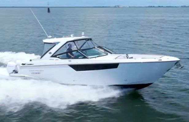 Sarasota 40 Happy Hour Monterey 385 Super Sport 8hr
