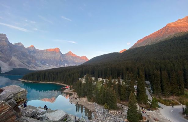 Sunrise Tour Moraine Lake and Lake Louise 2 hours each location