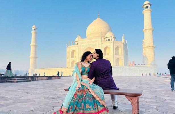 Taj Mahal: Express Entry Ticket For Sunrise Tour with Guide