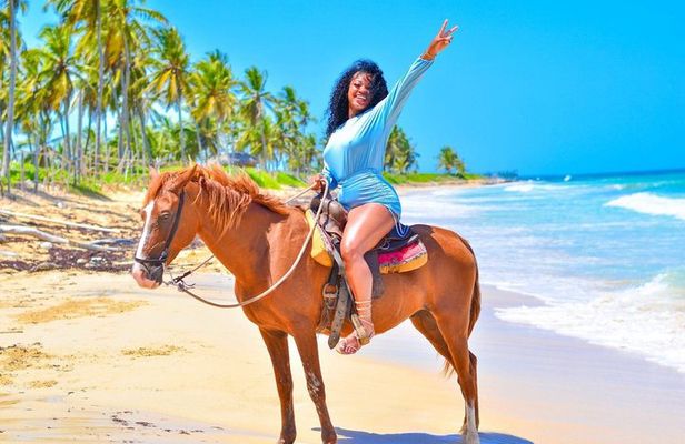 Punta Cana Beach Horseback Riding Adventure with Hotel Pickup