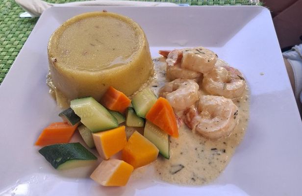 Local Antigua Rum and Food Tour