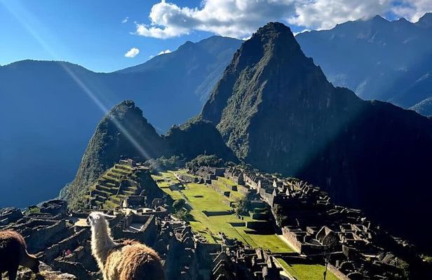 Machu Picchu and Sacred Valley 2-Day Cusco Experience