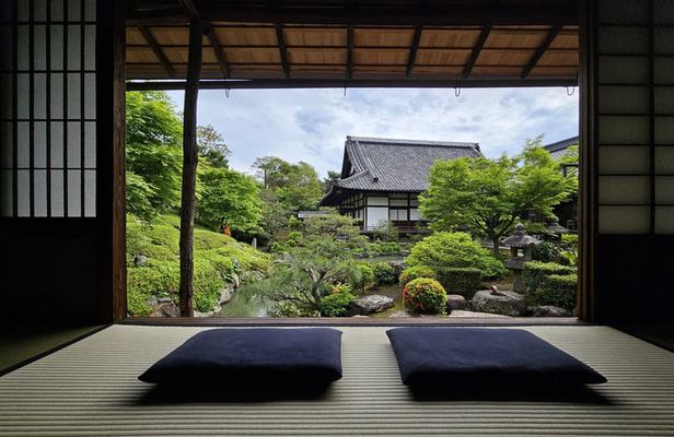 Private Zen Temple & Tea Ceremony Experience in German or English