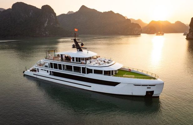 Hera Cruise Luxury Day Tour on Halong Bay and Lan Ha Bay
