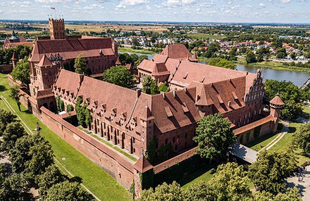 Gdansk and Malbork Castle, a Day Medieval Heritage Express UNESCO