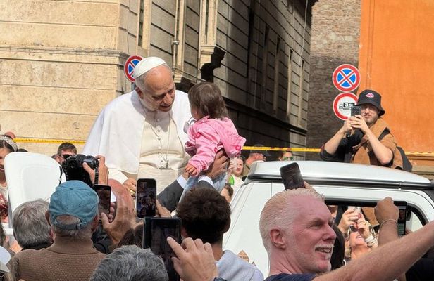 Guided Papal Audience with Pope Leo XIV — Privileged Access Rome