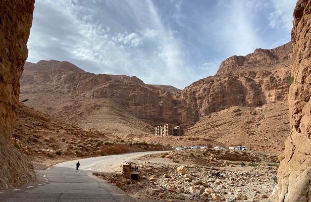 Marrakech to Fes/Marrakech 3D2N Tour: Desert & Ait Ben Haddou