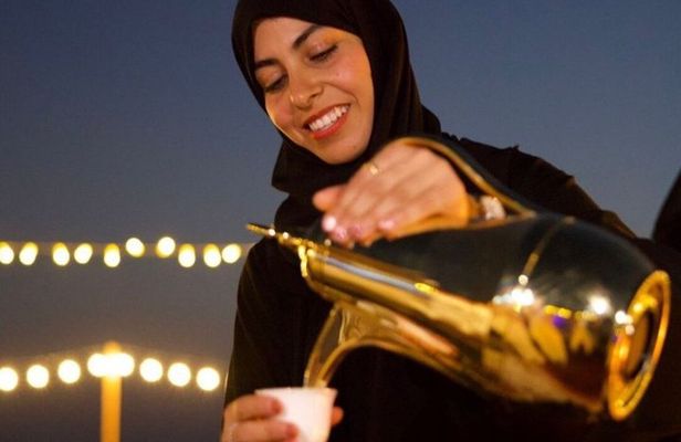 Abu Dhabi Guided Street Food Tastings Tour with a Local