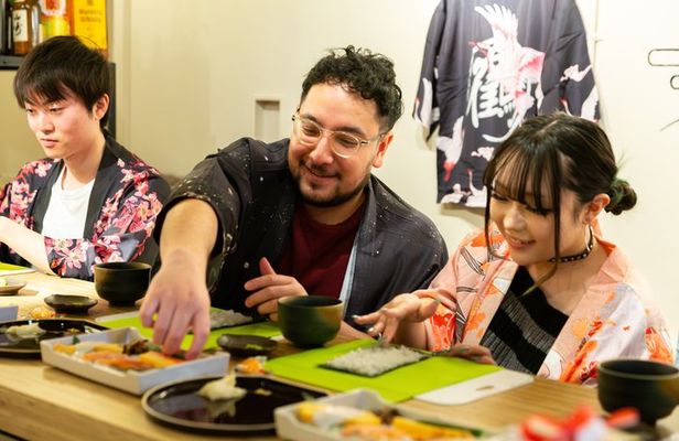 Popular Sushi Making Class in Kyoto【Grand Opening】