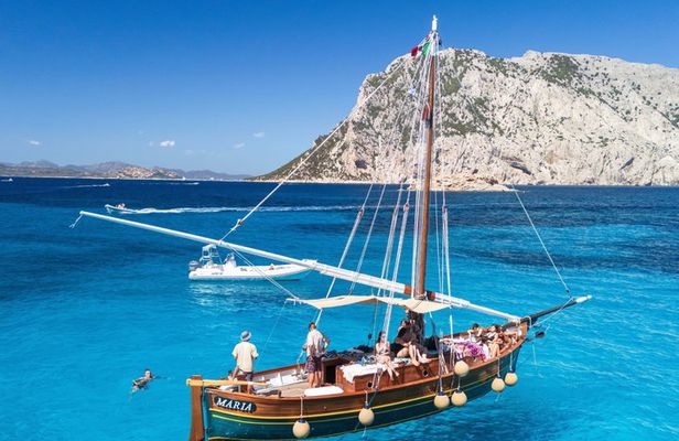 Traditional sailing ship tour to Tavolara and Molara