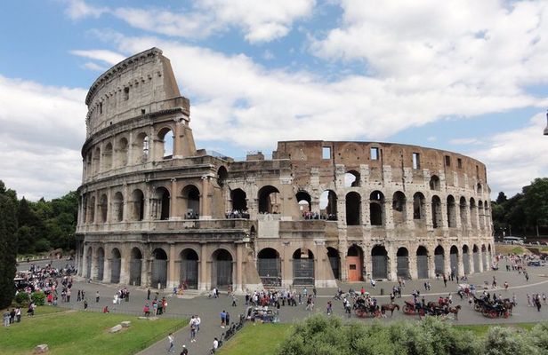 Rome: Colosseum, Forum, and Capitoline Hill Walking Tour