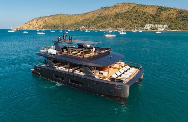 Phi Phi Islands Day Trip with Buffet and DJ by Noah Yacht