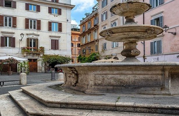 Monti Nightlife Tour with Spritz Wine and Local Flavors