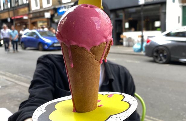 Dessert-themed Self-Guided Walking Tour in London