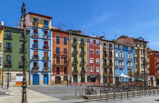 Pamplona walking small group tour