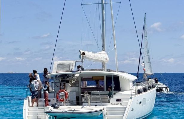 Magdalene Archipelago Tour from Santa Teresa - Comfort 3 Catamaran