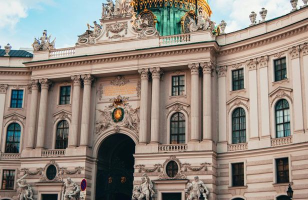 From Budapest: Bratislava and Vienna - Full-Day Guided Tour