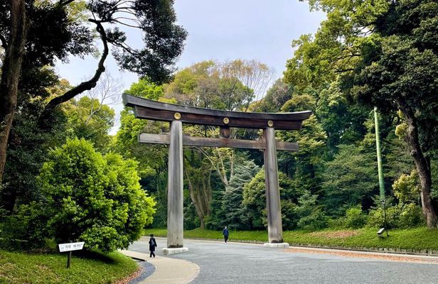 Harajuku and Meiji Jingu Cultural Walking Tour Tokyo