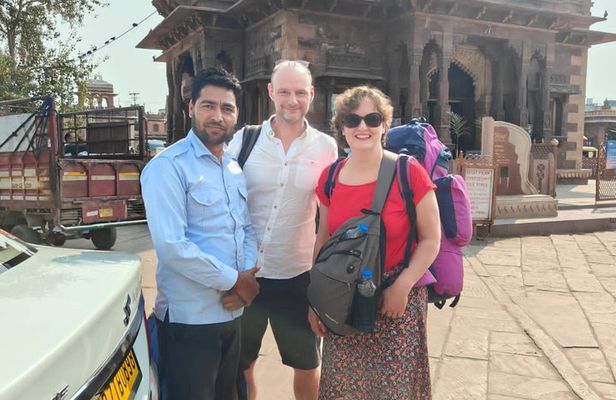 Udaipur to Jaipur Private Transfer with Chittorgarh Fort Visit