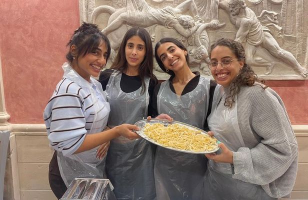 Rome Cooking Class: Make Authentic Pasta & Tiramisù in Trastevere
