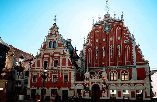 Riga Highlights Private Walking Tour